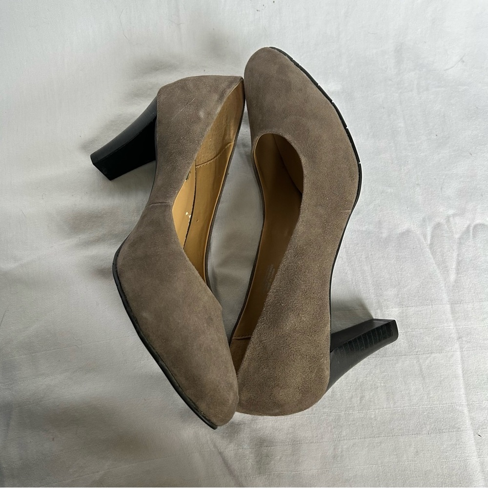 Fitzwell taupe grey suede heels. Size 9.5WW.